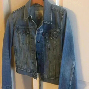 Levi’s Denim Jacket Blue Size Small‎